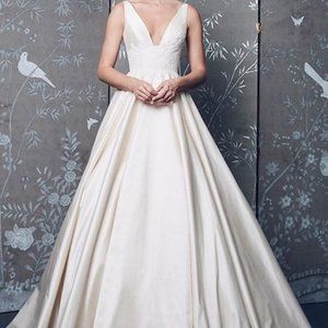 Legends Romona Keveza Wedding Dress. Brand New!